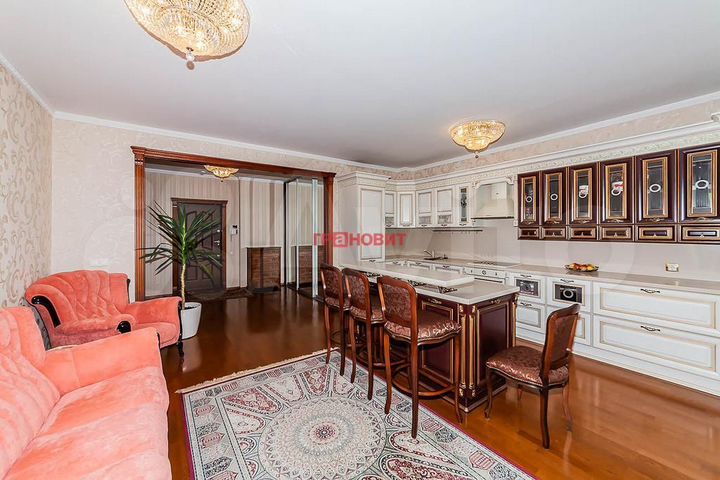 3-к. квартира, 101 м², 8/14 эт.