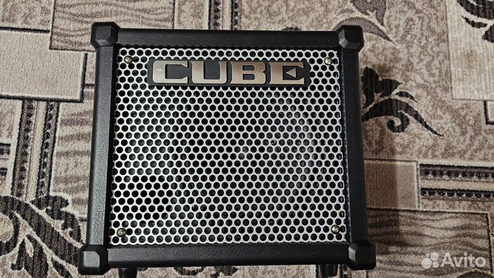 Комбоусилитель roland cube-10gx