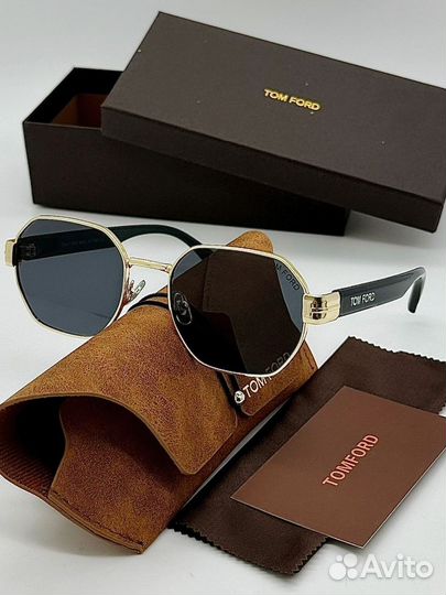Солнцезащитные очки tom ford