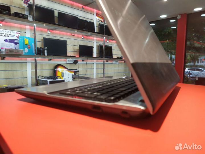 Ноутбук Samsung RV515