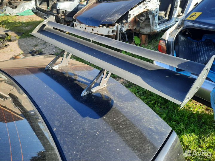 Спойлер универсальный на крышку багажника