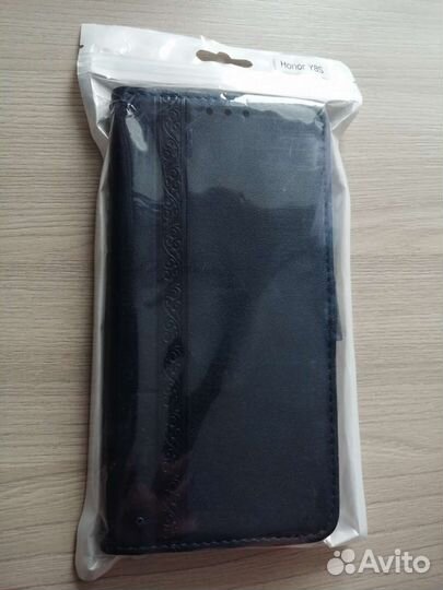 Продам чехол-книжка для huawei Y8s
