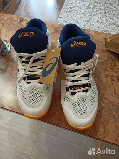 Волейбольные кроссовки asics мужские