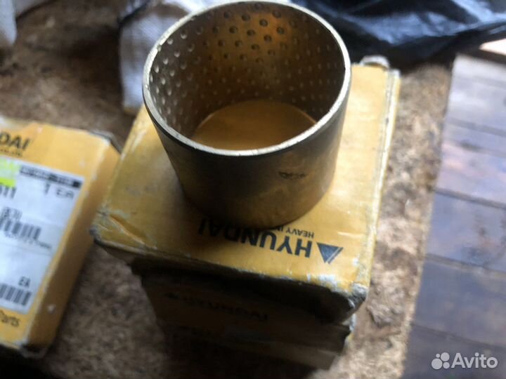 Втулка на Хундай R200W-7