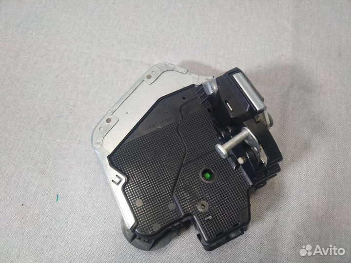 Замок задней левой двери Prado 150 Rav 4 XA50