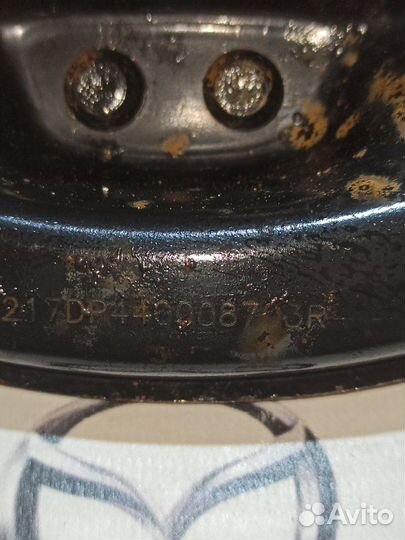 Кулак поворотный задний правый Nissan Terrano D10