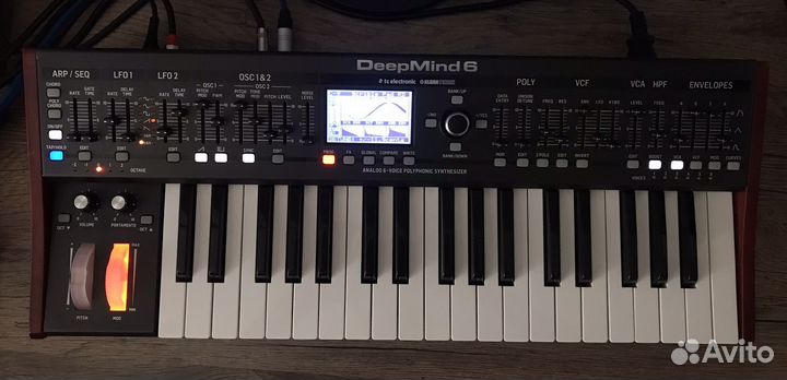 Behringer Deepmind 6