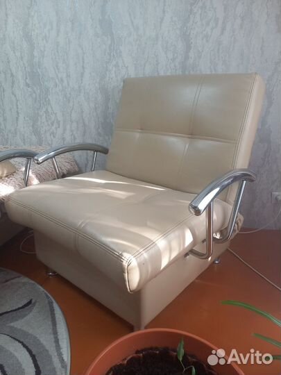Кресло кожаное