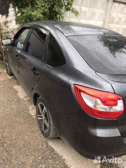 LADA Granta 1.6 МТ, 2015, 130 000 км