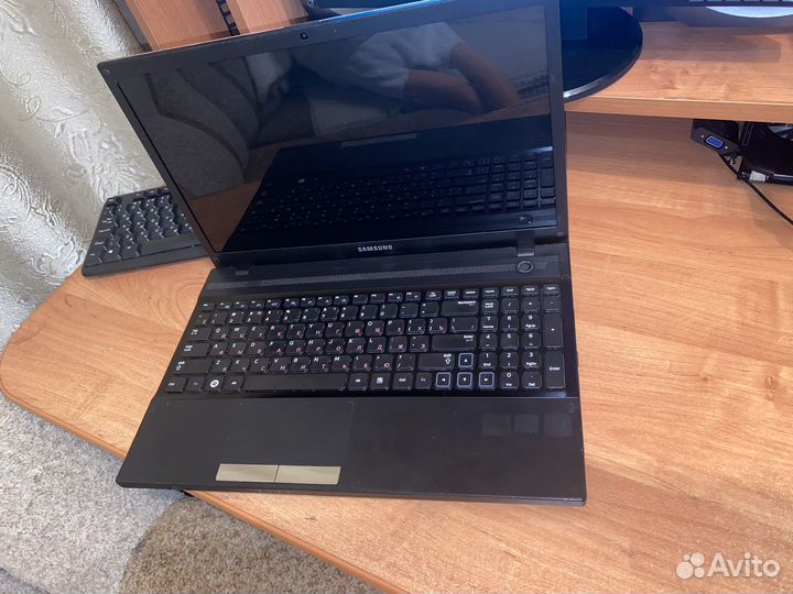 Продам ноутбук Samsung NP305V5A
