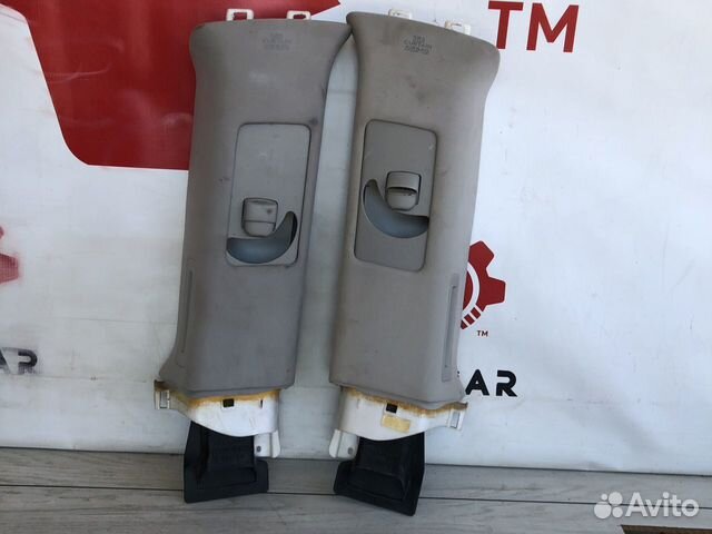 Toyota Land Cruiser 200 Обшивка центральной стойки