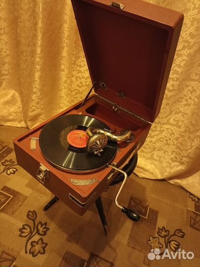 Красный советский патефон,1951-54 гг