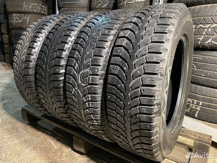 Bridgestone Blizzak Spike-01 215/70 R16 100T