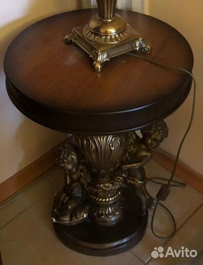 Стол интерьерный (с ангелочками). 