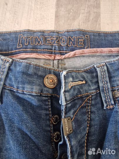 Джинсы женские