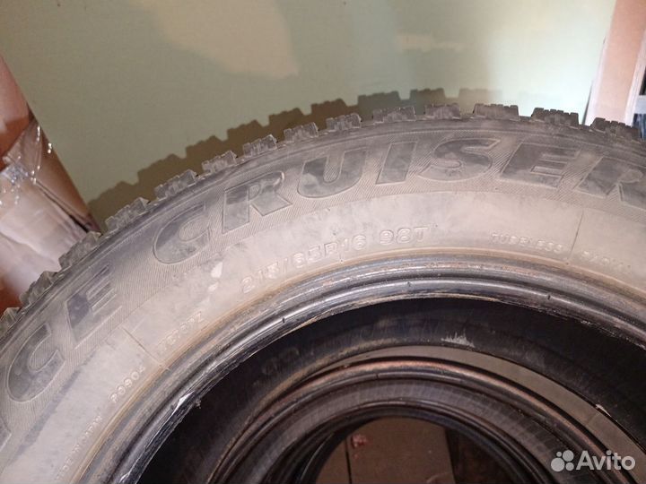 Bridgestone Ice Cruiser 7000 215/65 R16 98T