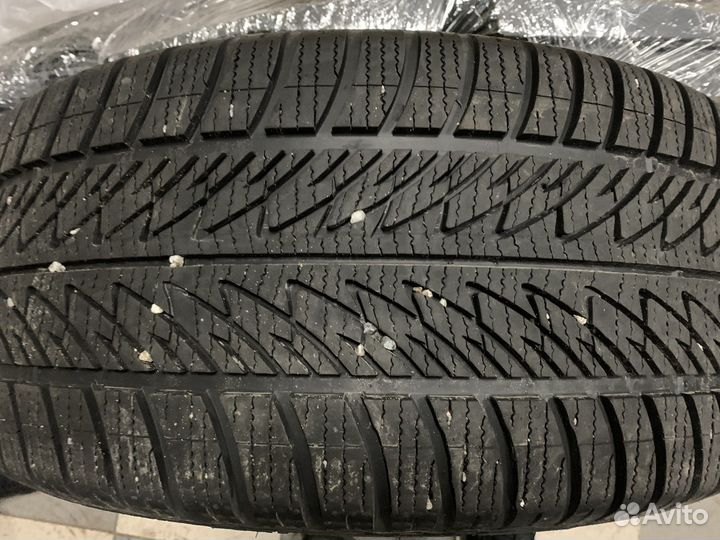 Goodyear UltraGrip 8 Performance 285/45 R20