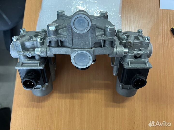 Кран тормозной задний с модуляторами ABS