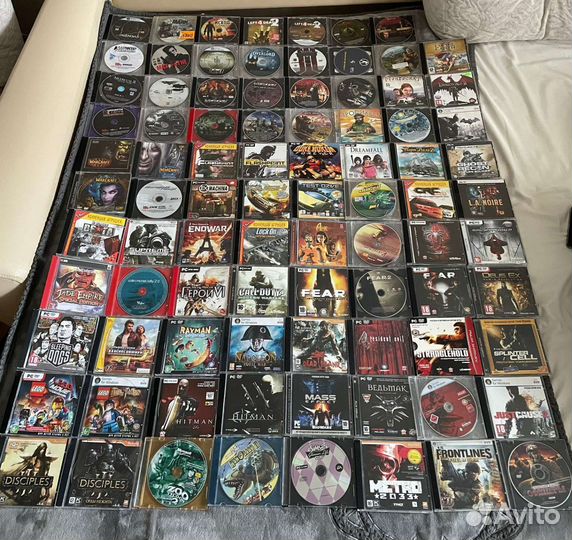 Коробка с играми (Лицензионные диски для пк)