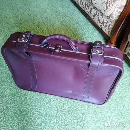 Чемодан старинный