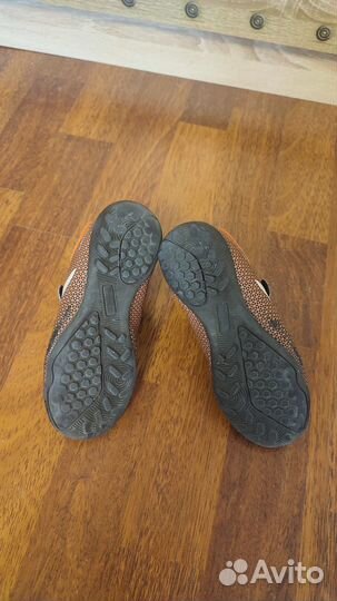 Детские футбольные бутсы 27р