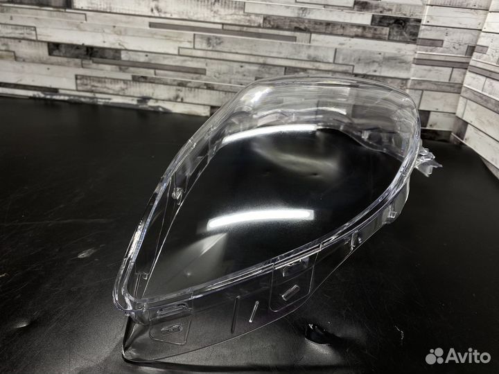 Стекло фары Subaru Forester SG рест (2005-2008) L