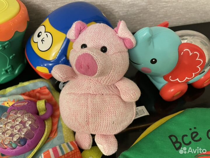 Развивающие игрушки для малышей пакетом