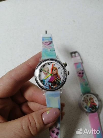 Часы с подсветкой Эльза холодное сердце