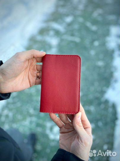 Обложка на паспорт красная