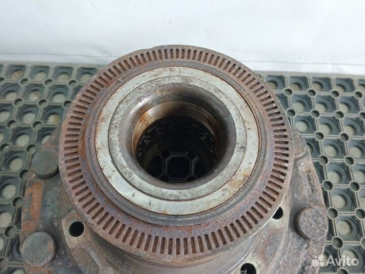 Ступица передняя R/L