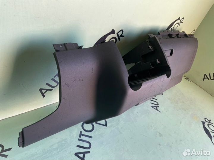 Нижняя часть панели Volkswagen Touareg 7L дорест