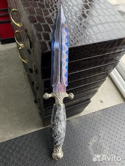 Нож из дамасской стали