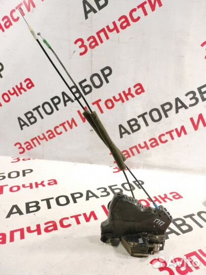 Замок боковой двери передний правый Toyota Corolla
