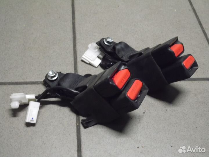 Замок ремня безопасности Тойота Приус 50