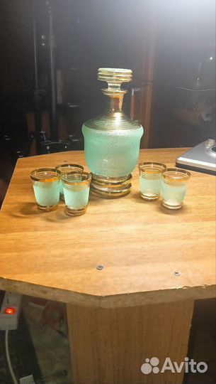 Графин с зелёными рюмками СССР
