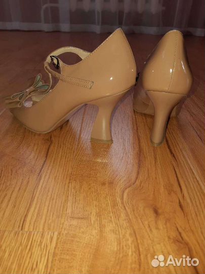 Лакированные туфли