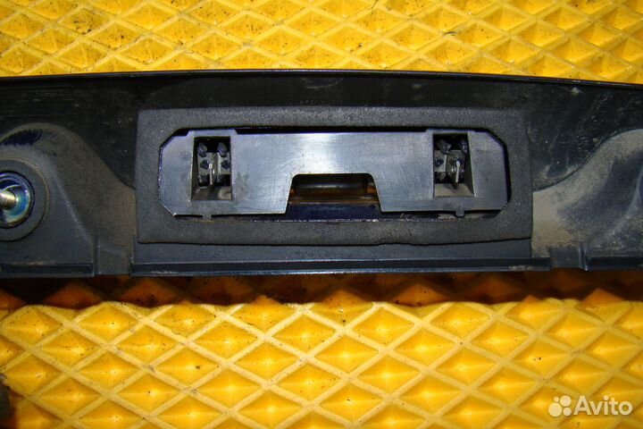 Накладка крышки багажника Opel Omega B