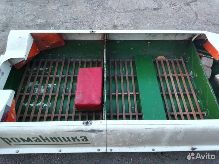 Лодка с мотором