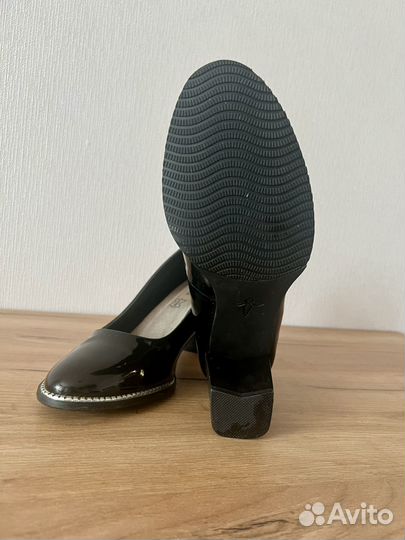 Туфли женские 40 размер лаковые