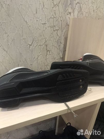 Лыжные ботинки