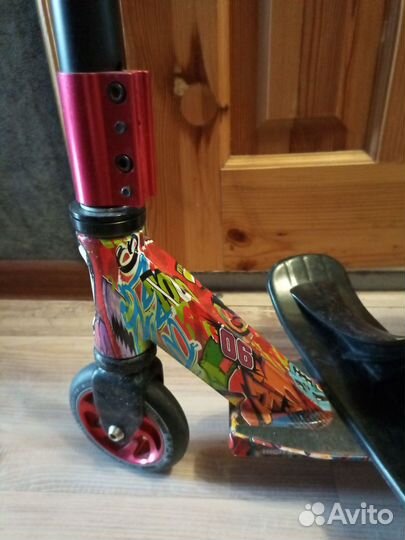 Самокат снегокат с лыжами трюковой