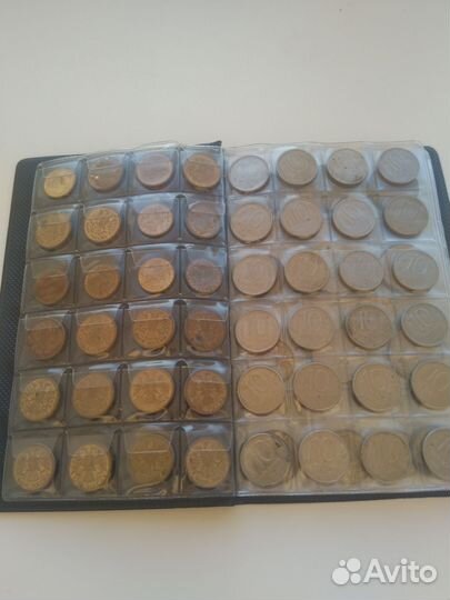 Монеты в альбоме