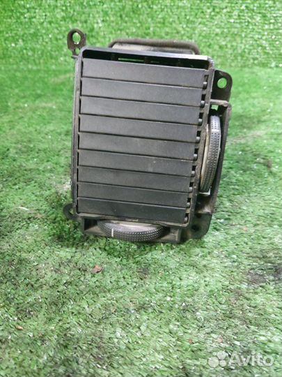 Дефлектор воздушный центральный правый Hyundai