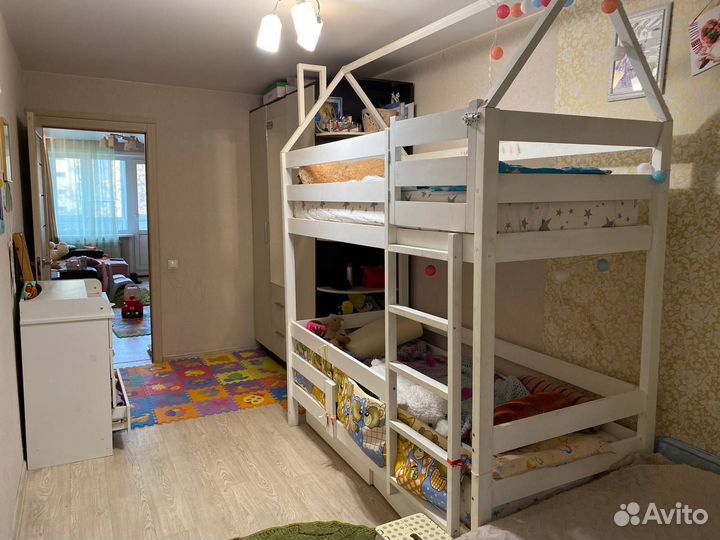 Кровать двухъярусная детская домик