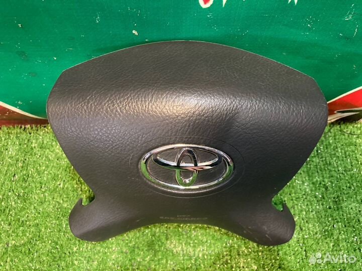Подушка AirBag водителя Toyota Avensis AZT251