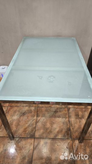 Стол обеденный стеклянный