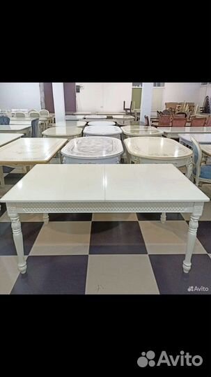 Столы и стулья