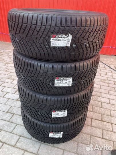 Yokohama BluEarth Winter V905 275/45 R21 и 315/40 R21 115V