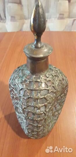 Графин в ажурной металлической оплётке