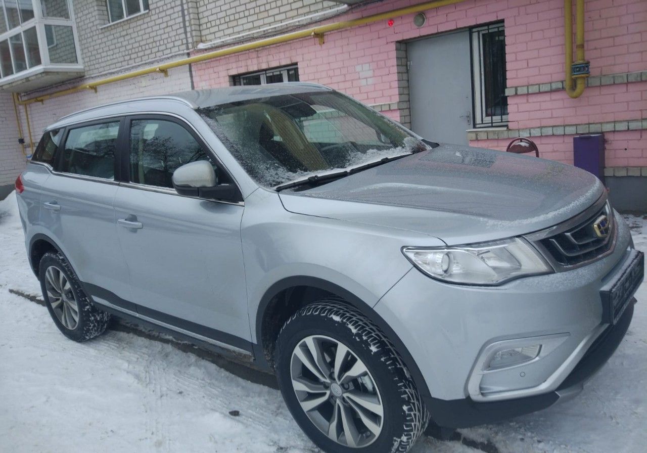 Geely Atlas: фото владельца